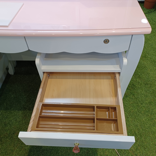 数量限定！2024年型プリンセスデスク】 3Dデスク “LUR-550ティアラ