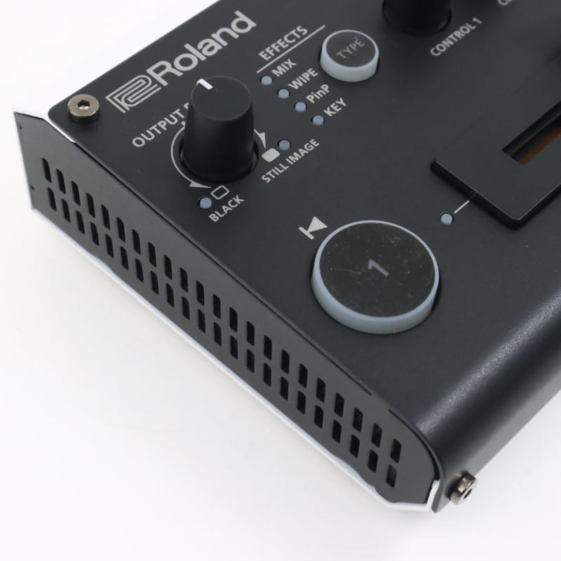 Roland V-02HD [マルチフォーマット・ビデオ・ミキサー] 中古