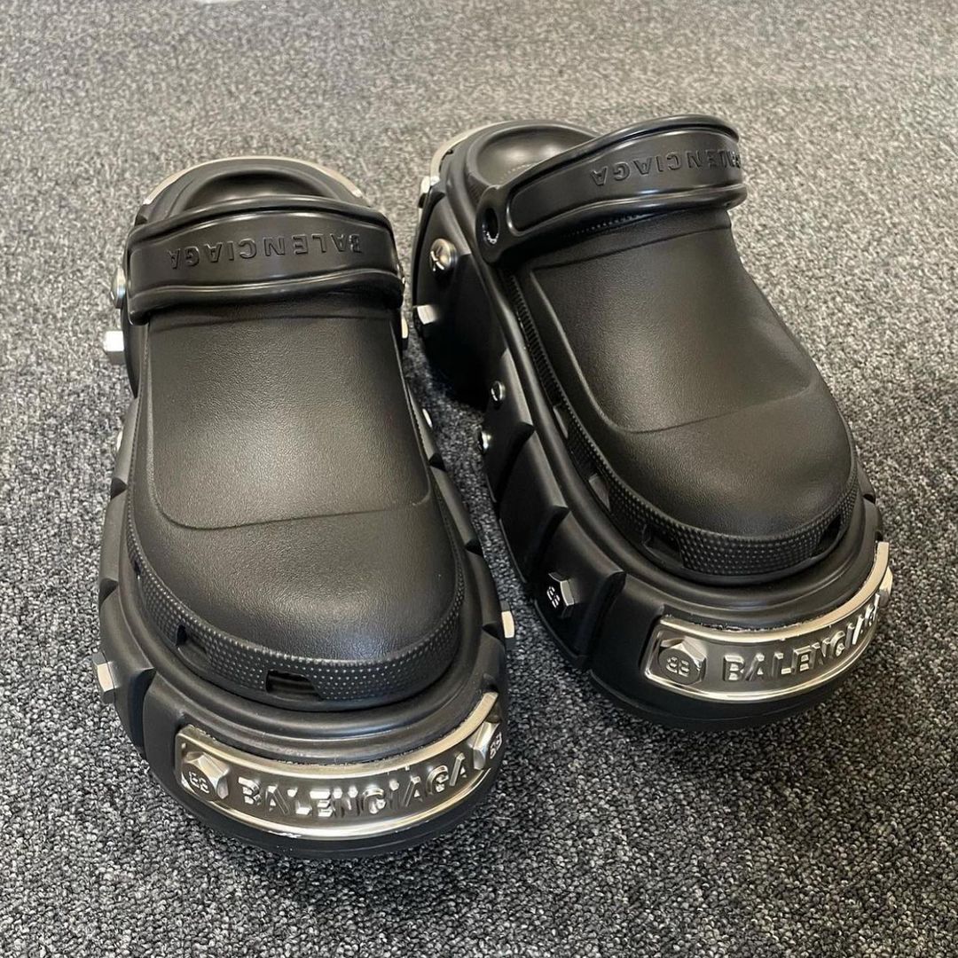 発売予定】BALENCIAGA x CROCS (バレンシアガ クロックス) | Fullress