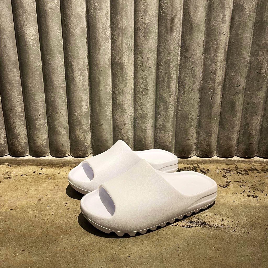 2023年 発売予定！adidas Originals YEEZY SLIDE “White Salt