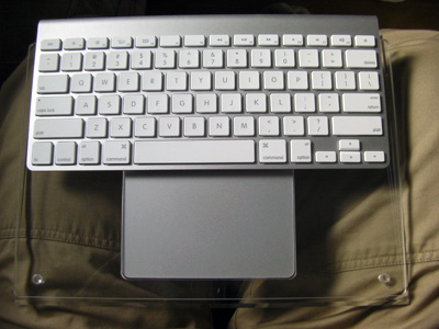 キーボードとトラックパッド（Apple Magic Trackpad）を一体化（Mac
