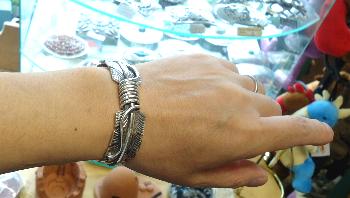 フェザー・バングル ブレスレット