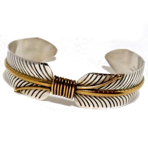 フェザーバングル・ブレスレット インディアンジュエリー ナバホ族