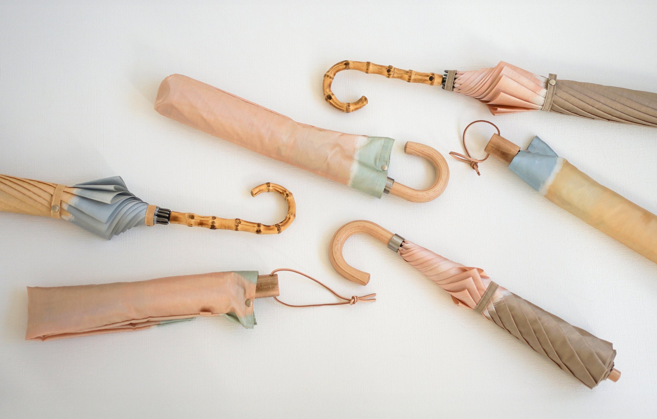 手染めの表現にこだわった「ほぐし織」の雨晴兼用傘「いろしずく