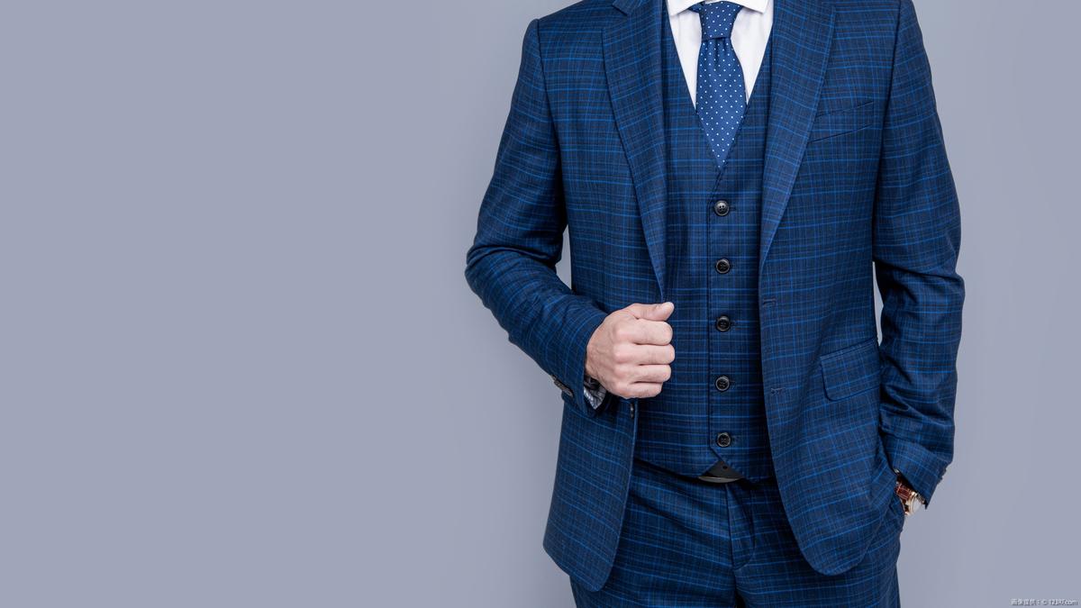 チェックスーツの着こなしは難しい？失敗しない選び方を解説 | スーツ事典