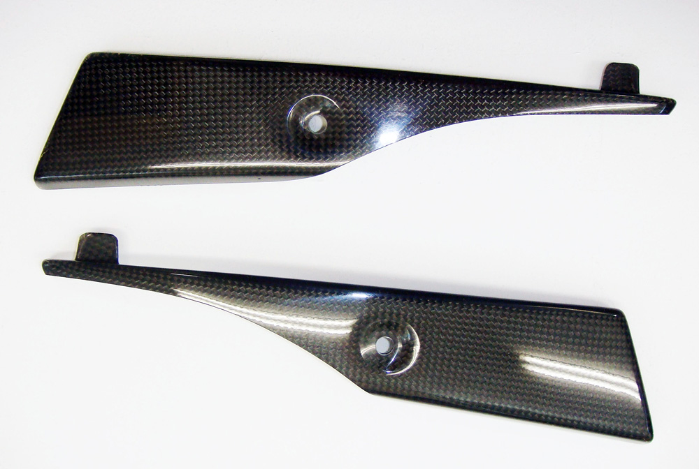 しゃぼん玉から、Ninjaのアッパーカウルをドレスアップするカーボン