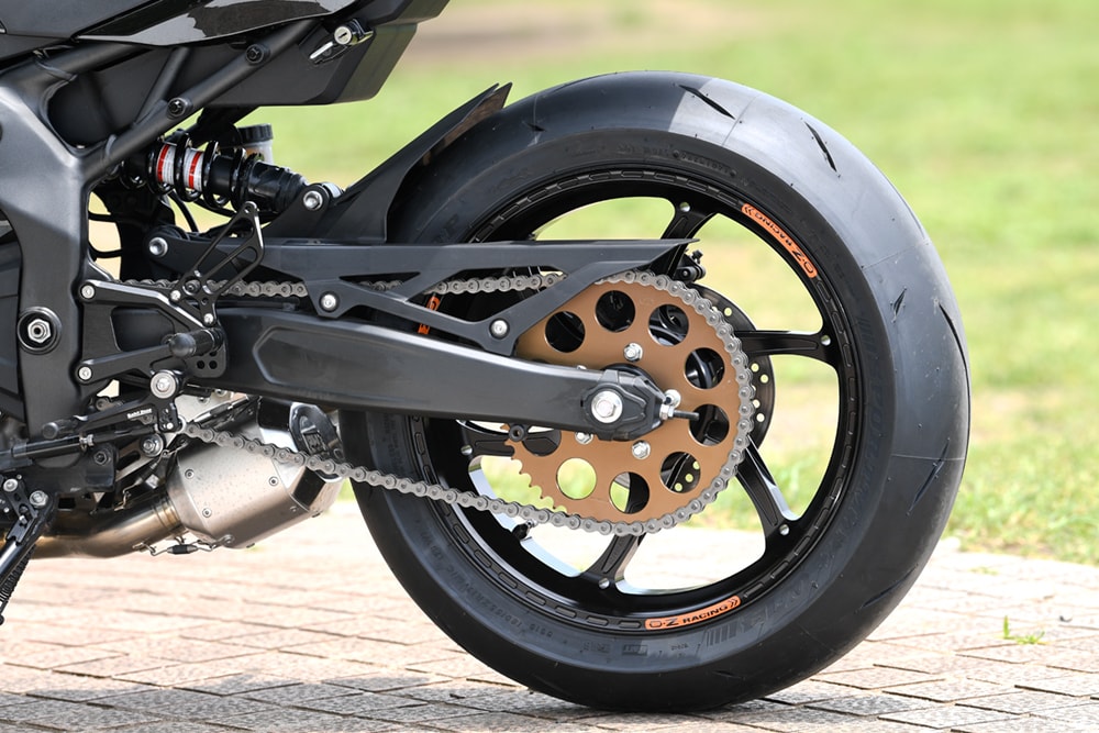 ノーブレストからNinja ZX-25R用O・Zレーシング製アルミ鍛造ホイールが