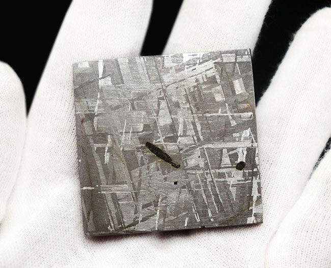 長い冷却期間でしか形成されない、希少なウィドマンシュテッテン構造が