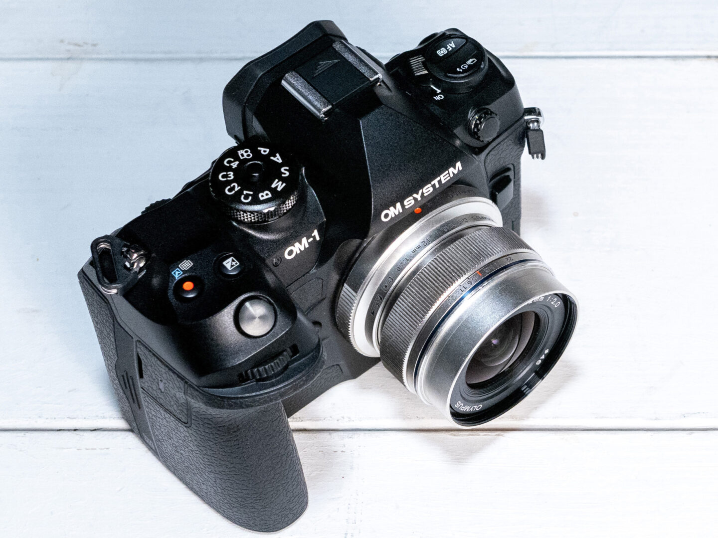 OM SYSTEM OM-1 Mark II ＆ OM-5の高い操作性と最新機能を活かして街