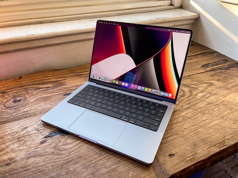 Apple MacBook Pro (2021) 14-inch M1 Pro 14‑Core GPU 16GB RAM