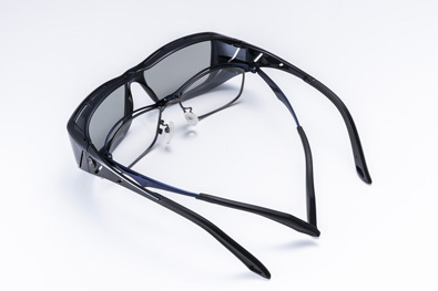 メガネの上からかけれる全ての度付きアングラーのために生まれたZeque