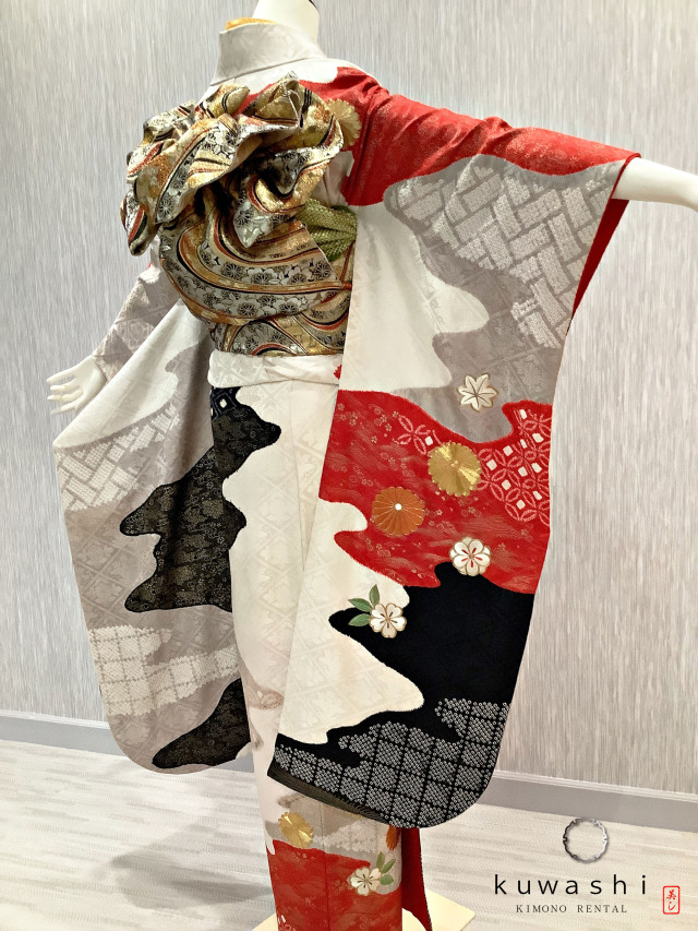 正絹振袖レンタル】 80017 ノーブルホワイト赤黒絞り金駒刺繍正絹