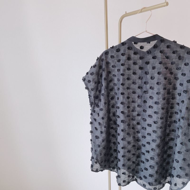 Fluffy dot Shirt - HIAND
