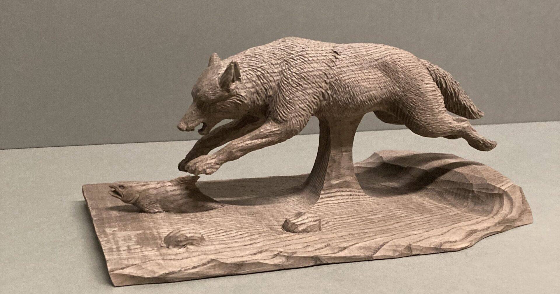 北海道立旭川美術館】アイヌの木彫家・藤戸竹喜の世界展の魅力