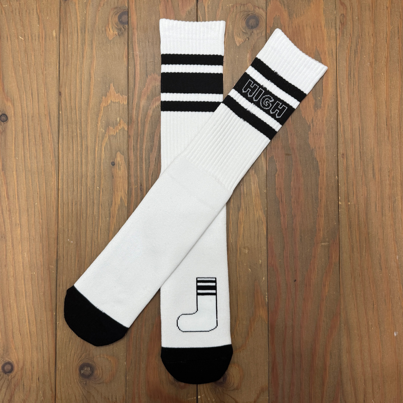 HIGHSOXのHIGHSOX 2024 WHITE/BLACK | 東京のスケートボードショップ