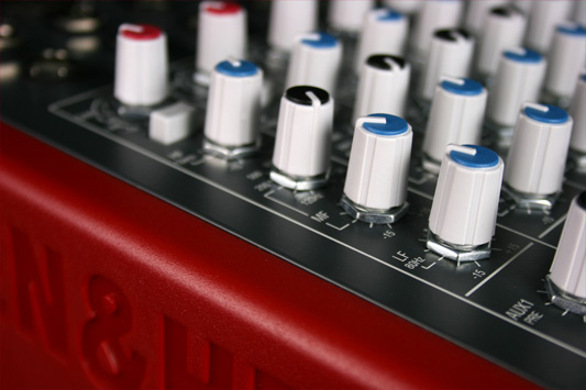 ZED-18 - ALLEN & HEATH - ヒビノインターサウンド株式会社