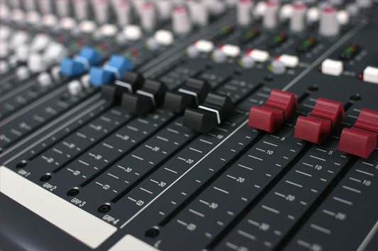 ZED-428 - ALLEN & HEATH - ヒビノインターサウンド株式会社