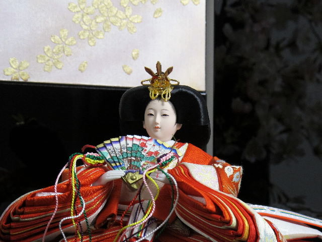 鳳凰を織り込んだ金襴衣装雛の黒塗り収納箱親王飾りの通販～選ばれるお