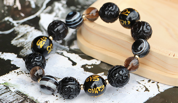 デザインブレス【救いの真言Ver.2】（オニキス［六字真言梵字金彫り