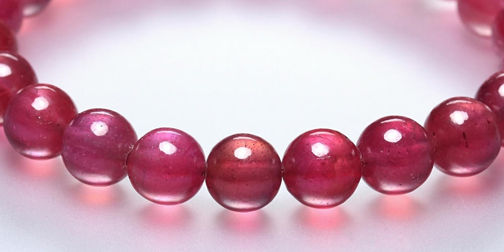 高品質++]宝石質ピンクルビーブレスレット（約8.5mm玉） - 埼玉県吉川