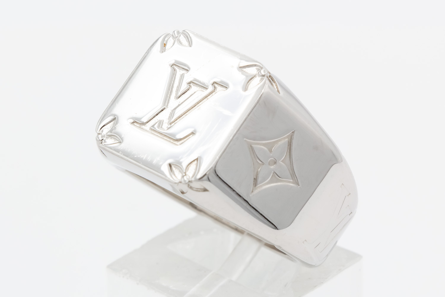 Louis Vuitton Monogram Signet Ring - Ideal Luxury