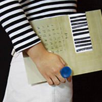 エディション】サトウアサミ 「Apple (small)」｜ポスター｜IDEE SHOP