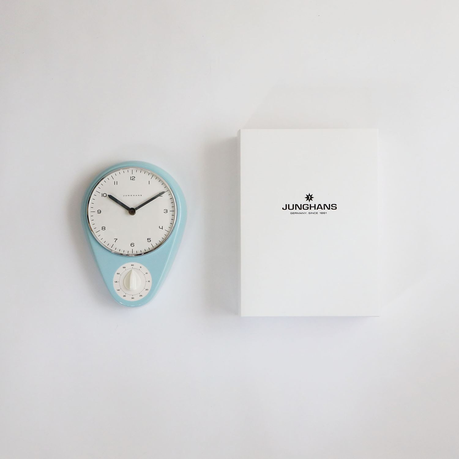 Max Bill Kitchen Clock by Junghaus 掛け時計｜時計｜IDEE SHOP Online