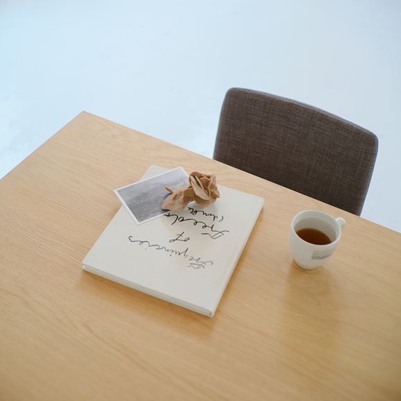 STILT TABLE 1200 Natural｜ダイニングテーブル｜IDEE SHOP Online