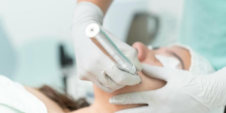 美容コラムニスト近藤須雅子さんに聞く「美容医療超入門」【第3回（全4