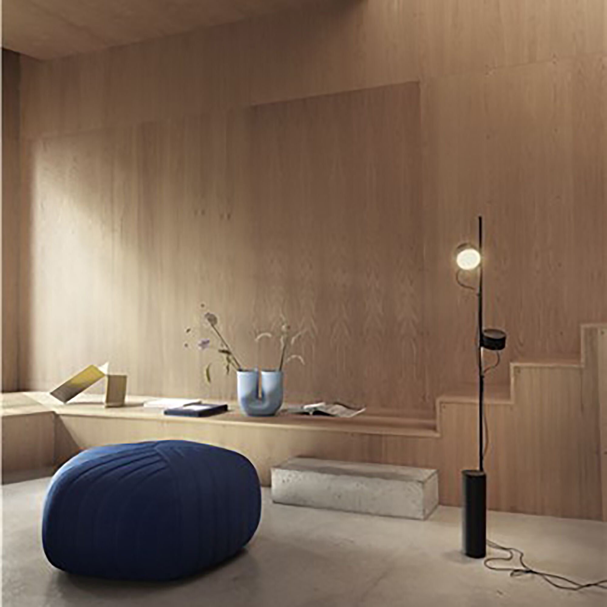 Post Floor Lamp, black
