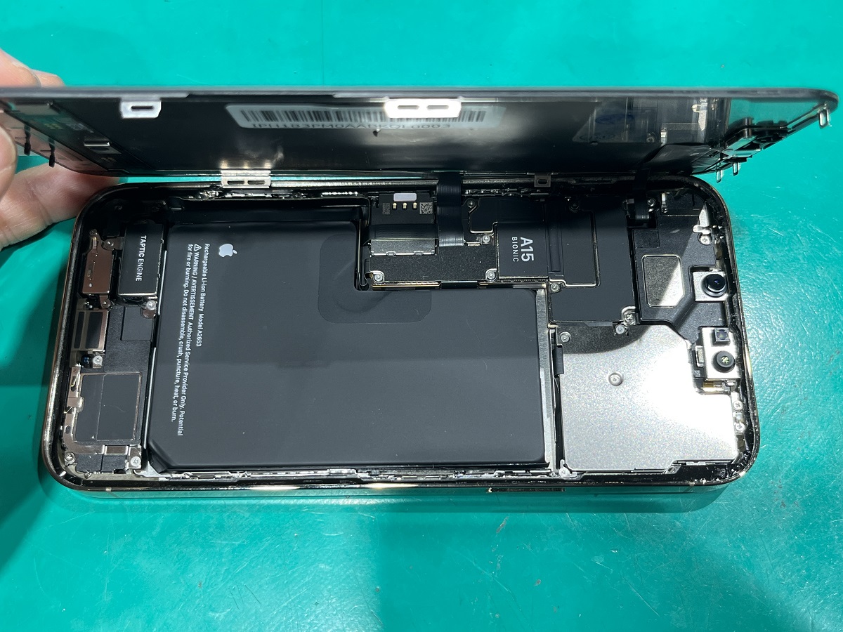 iPhone13ProMax画面交換修理のご案内！ | iPhone修理アイサポ 修理事例