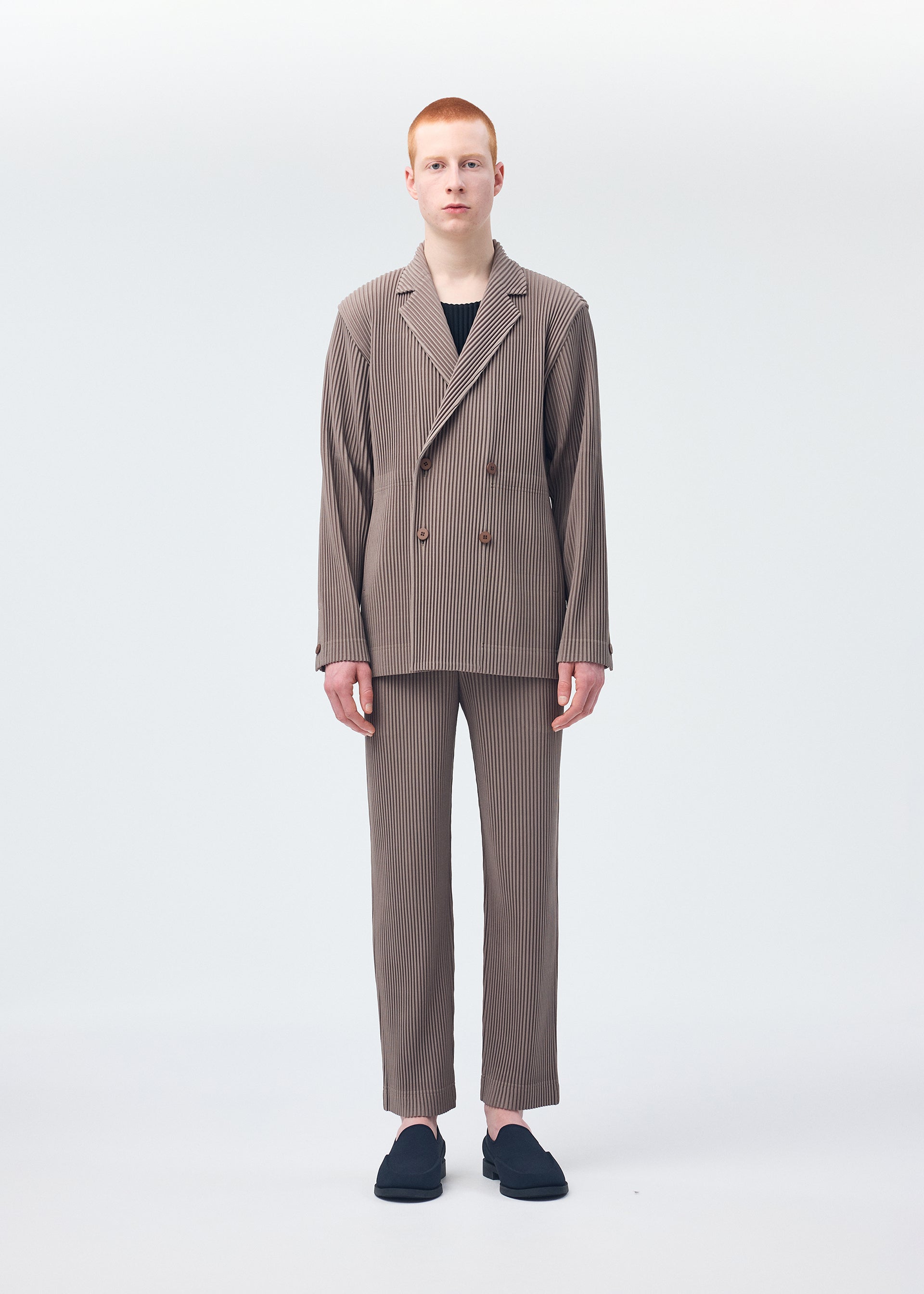 メンズ／パンツ – Page 2 – isseymiyake.com