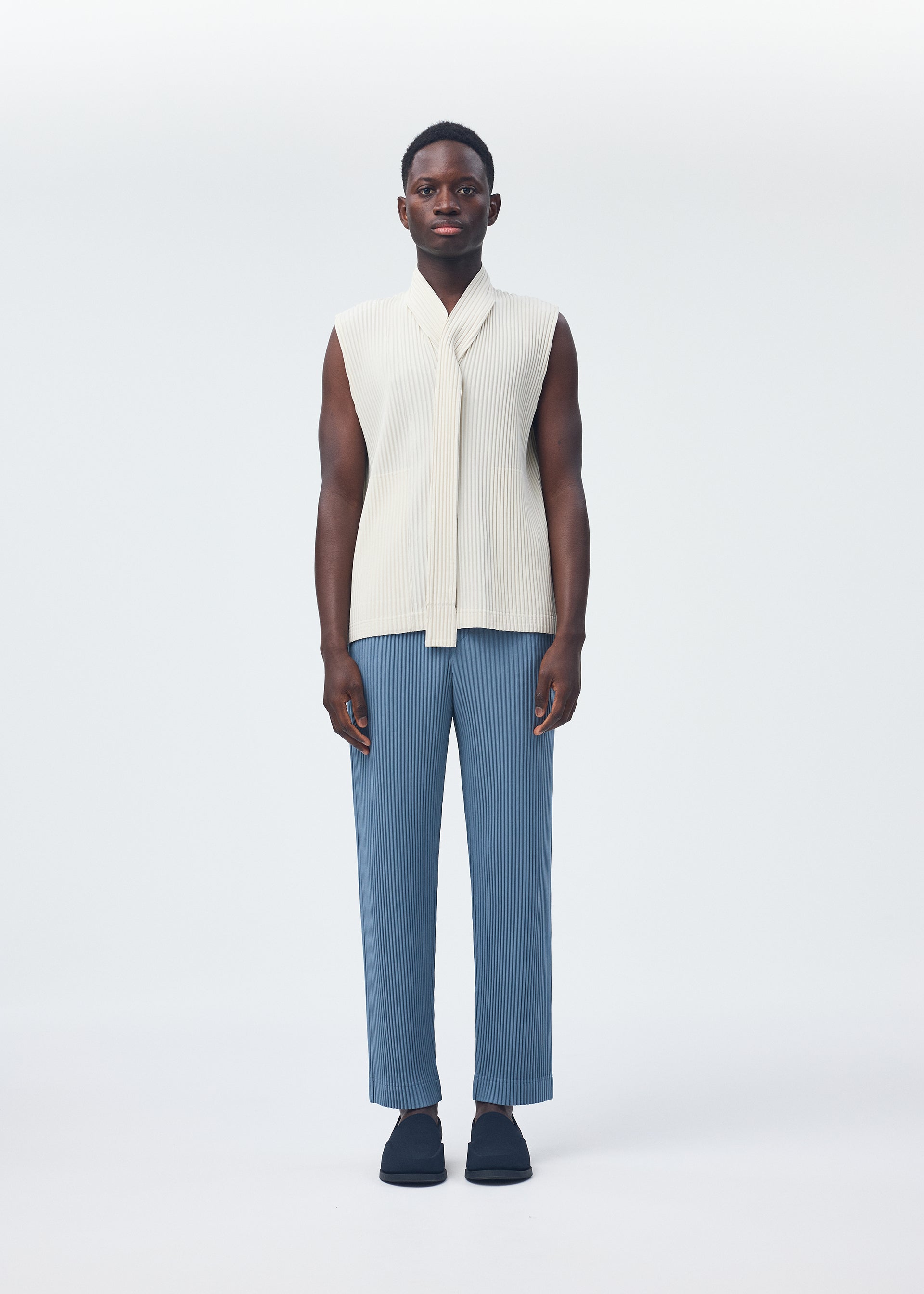 メンズ／トップス – Page 3 – isseymiyake.com