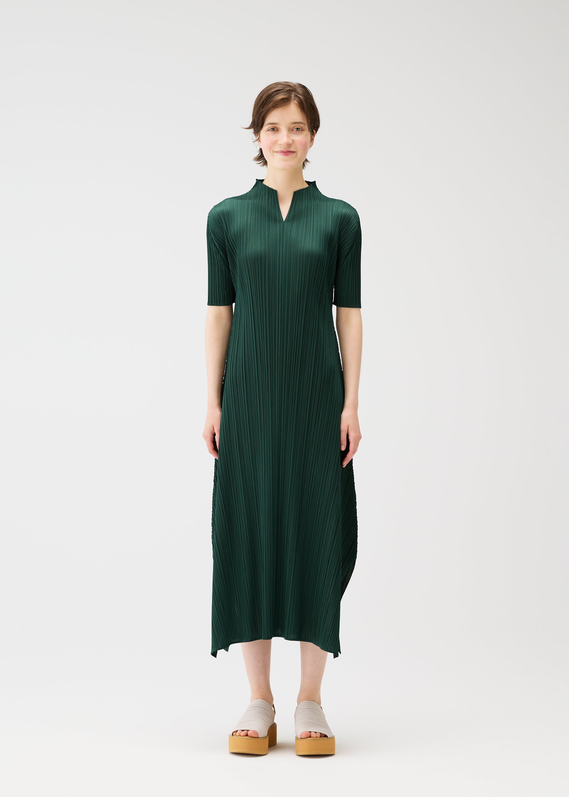 PLEATS PLEASE ISSEY MIYAKE – isseymiyake.com