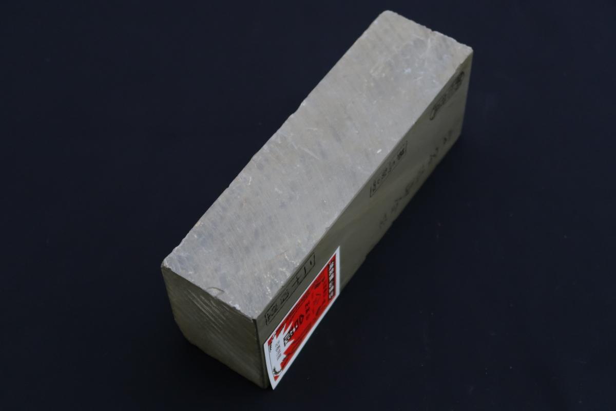 京都天然砥石 愛宕鳴瀧礦山産出 24型 | 日本刃物総本店