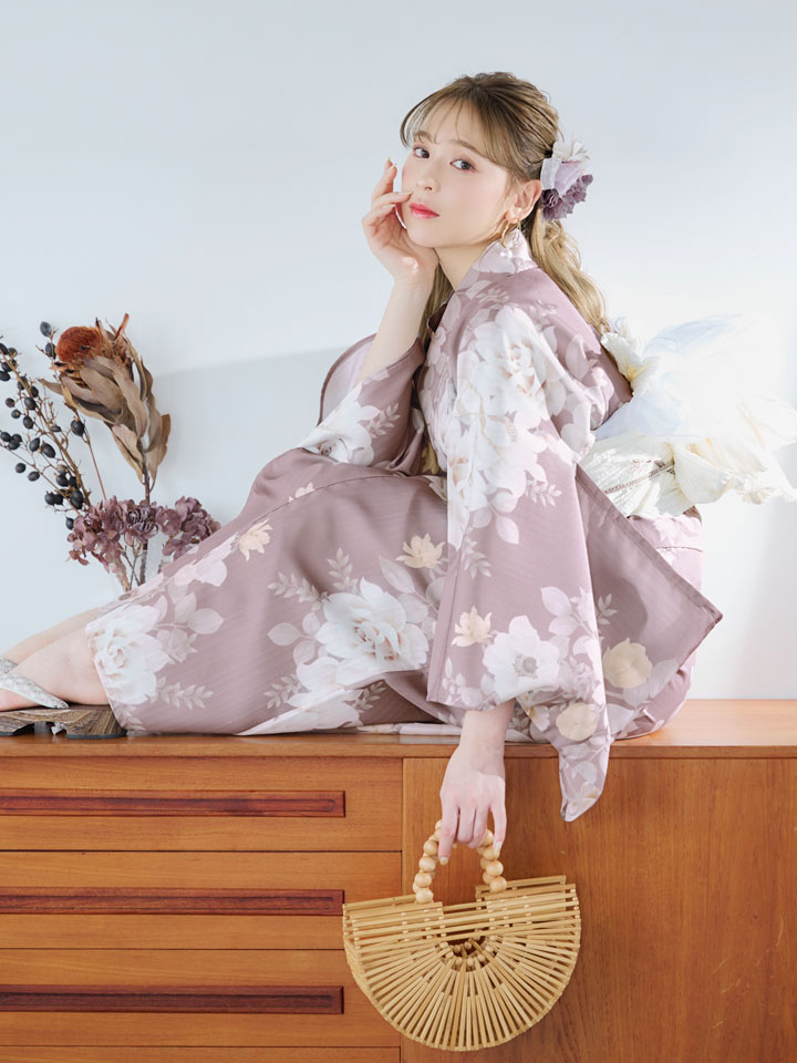 即日発送】ピンクベージュフラワー浴衣 【浴衣3点セット 浴衣/帯/下駄