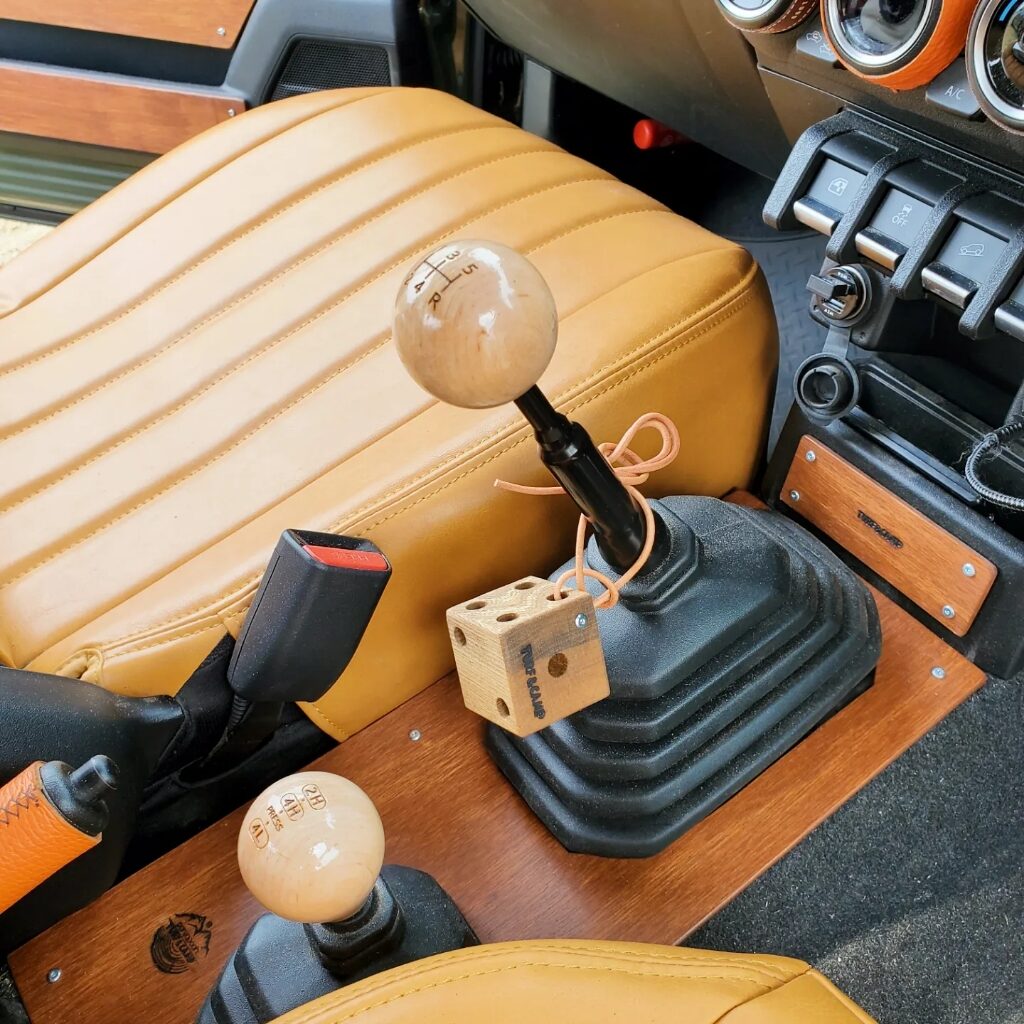 シフト MT用] 新型ジムニーウッドパネル JB64/74/JC74 | TURF&CAMP