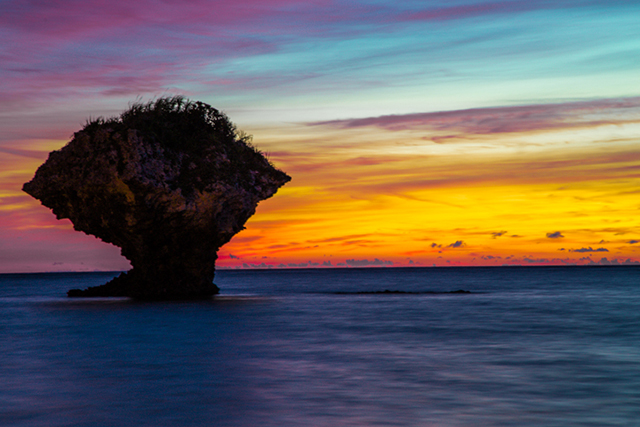 地元で人気の幻想的なサンセットスポット読谷村にある「渡具知ビーチ