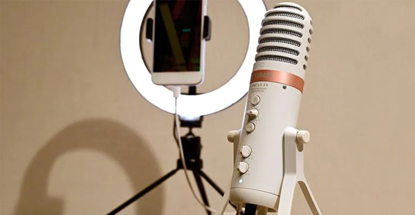 YAMAHAの配信用USBコンデンサーマイクAG01をご紹介いたします。