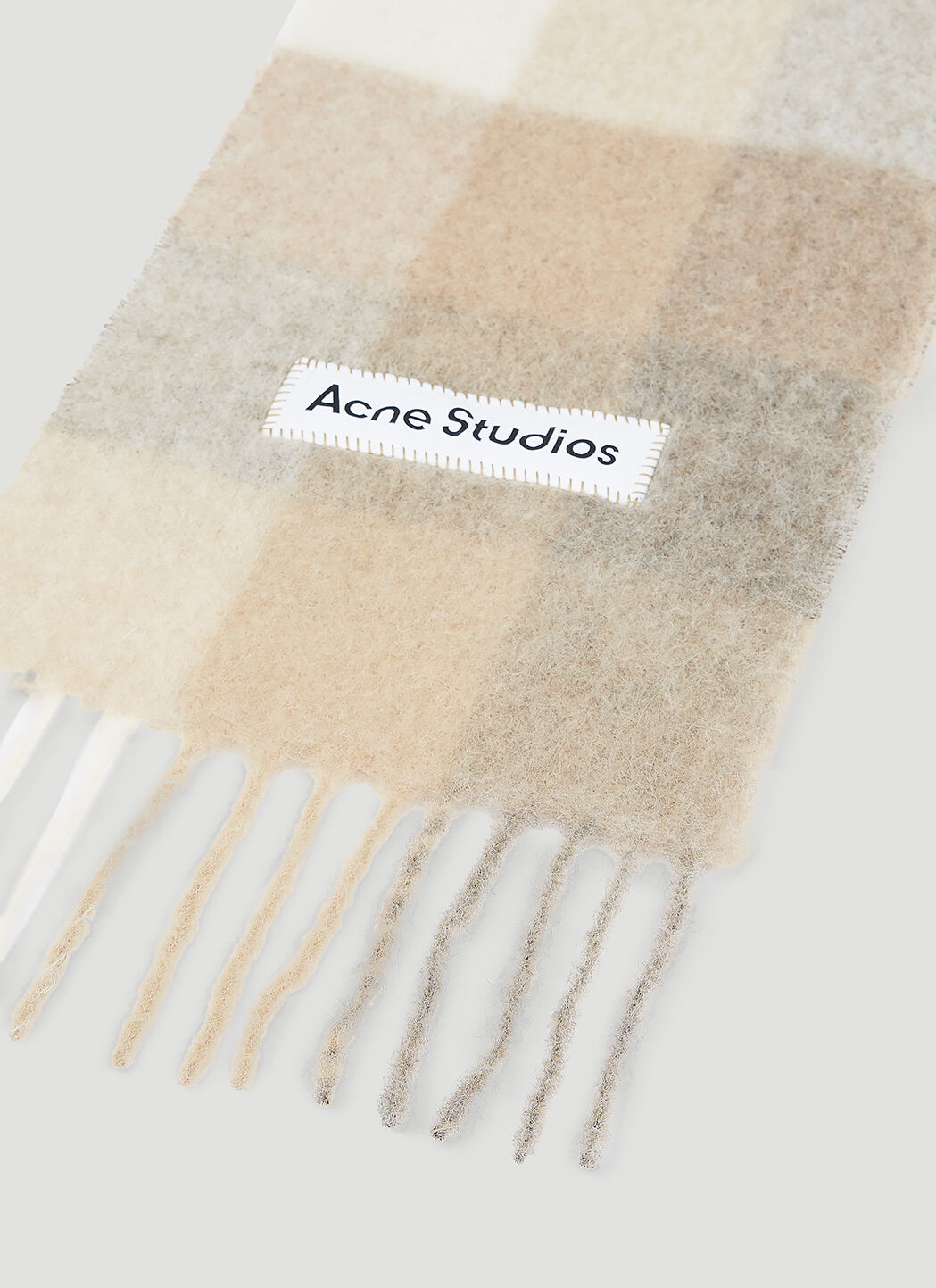 Acne Studios レディース チェックロゴパッチマフラー の ベージュ