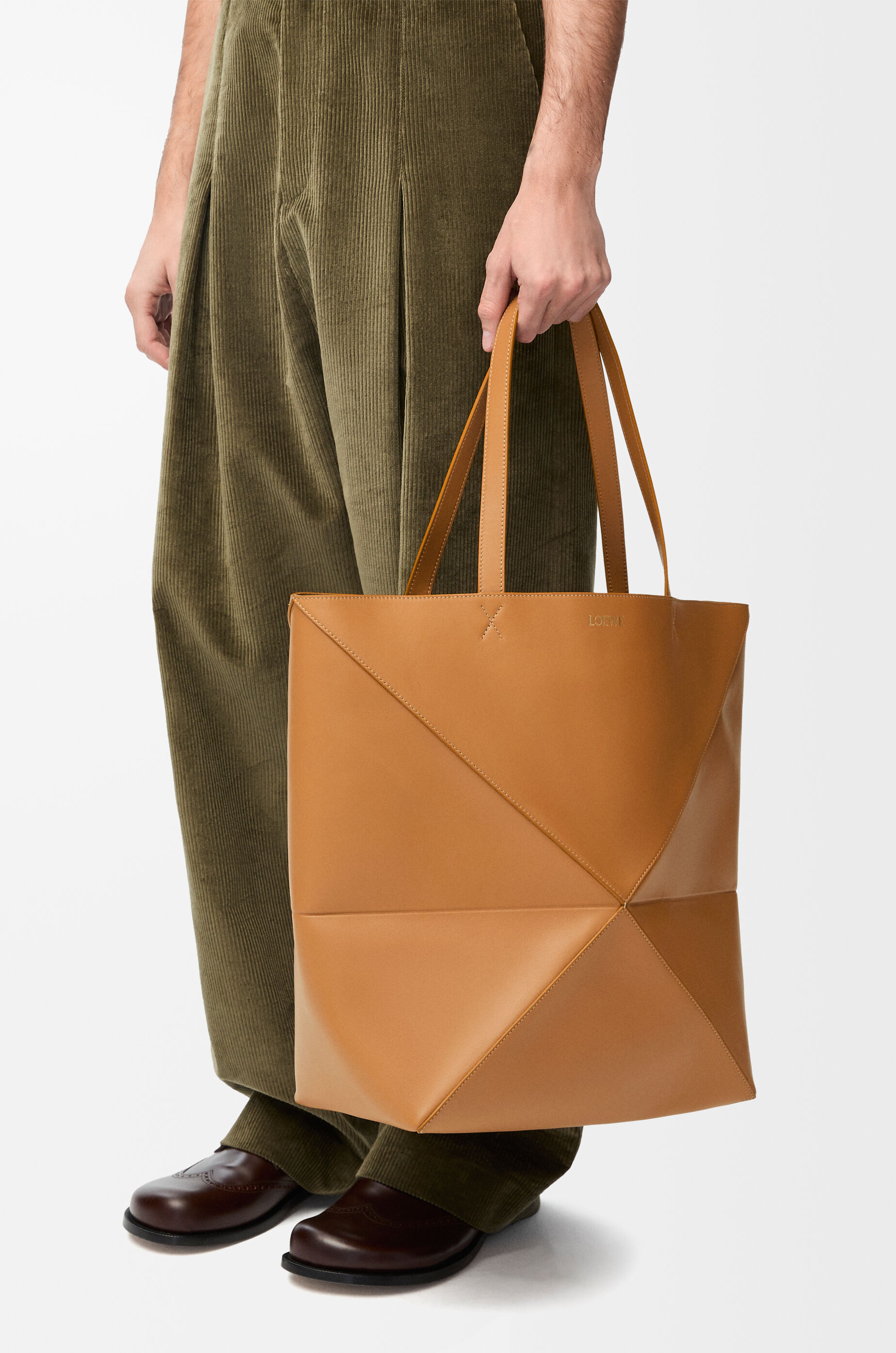 パズルフォルド トート XL（シャイニーカーフ） ベージュ - LOEWE
