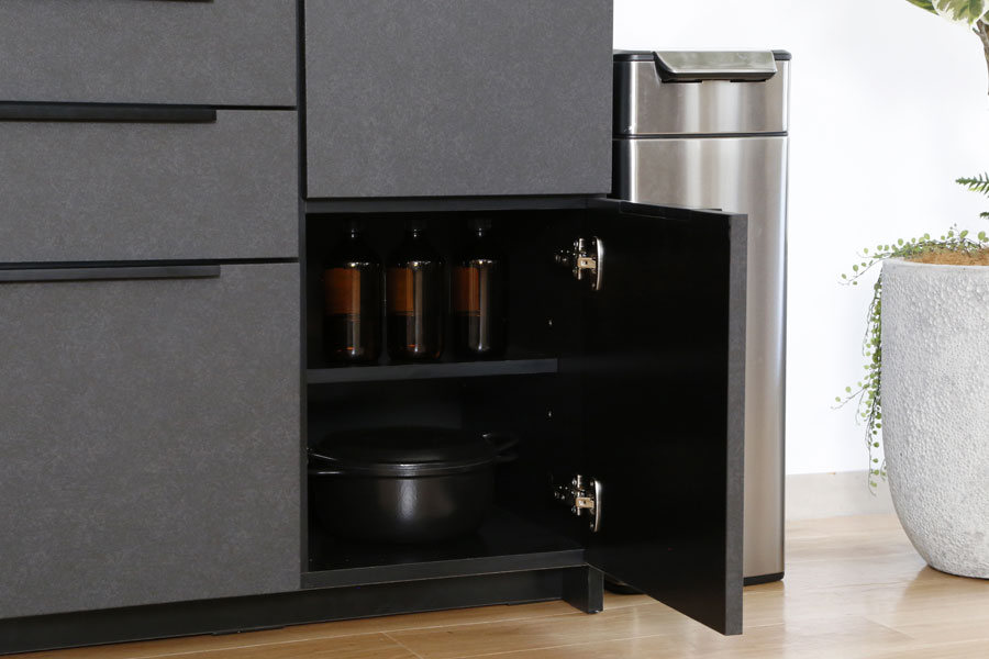 ブラックカラーが印象的 キッチンカウンター - 食器棚・キッチンボード