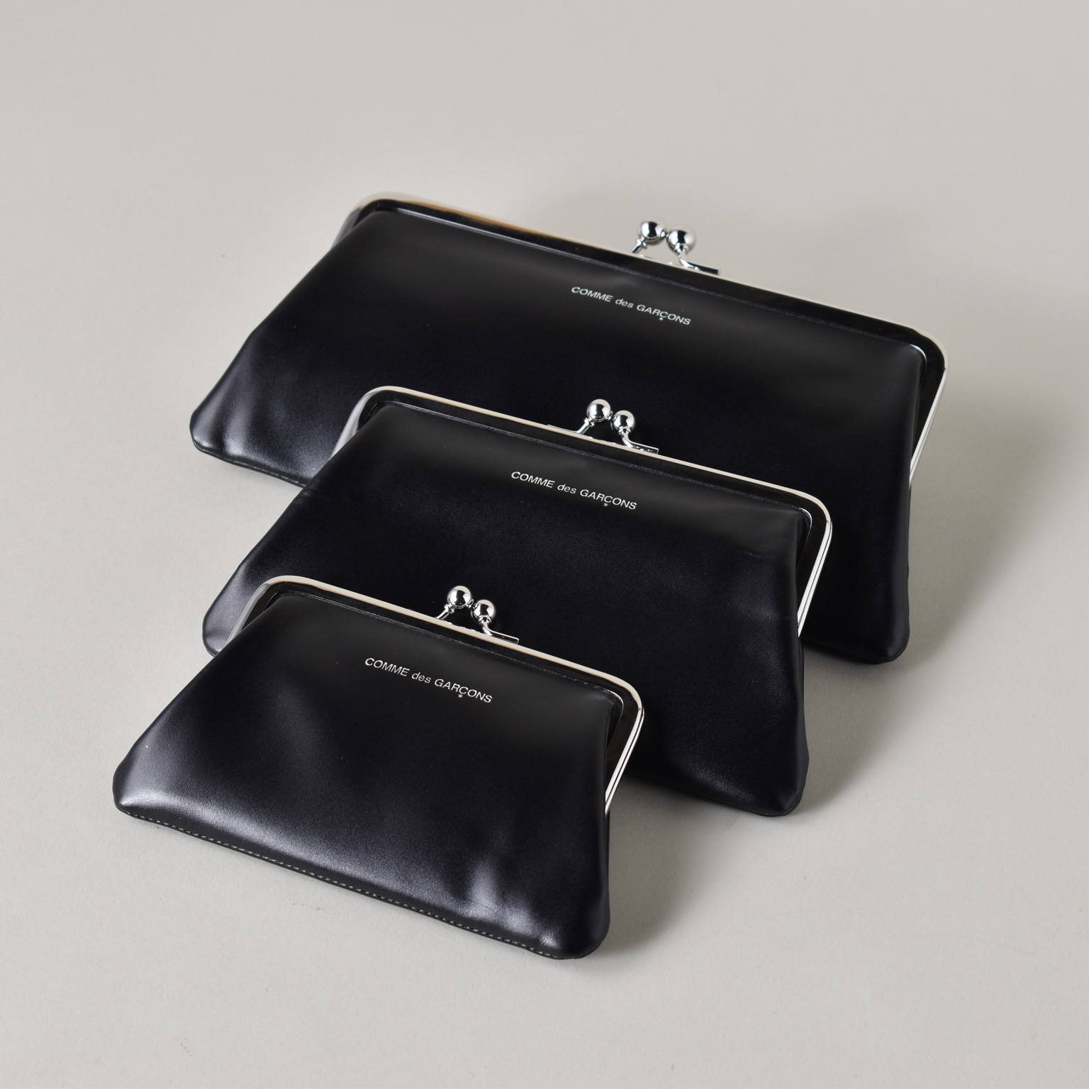 COMME des GARCONS（コム デ ギャルソン）KISS CLASP がま口財布(中