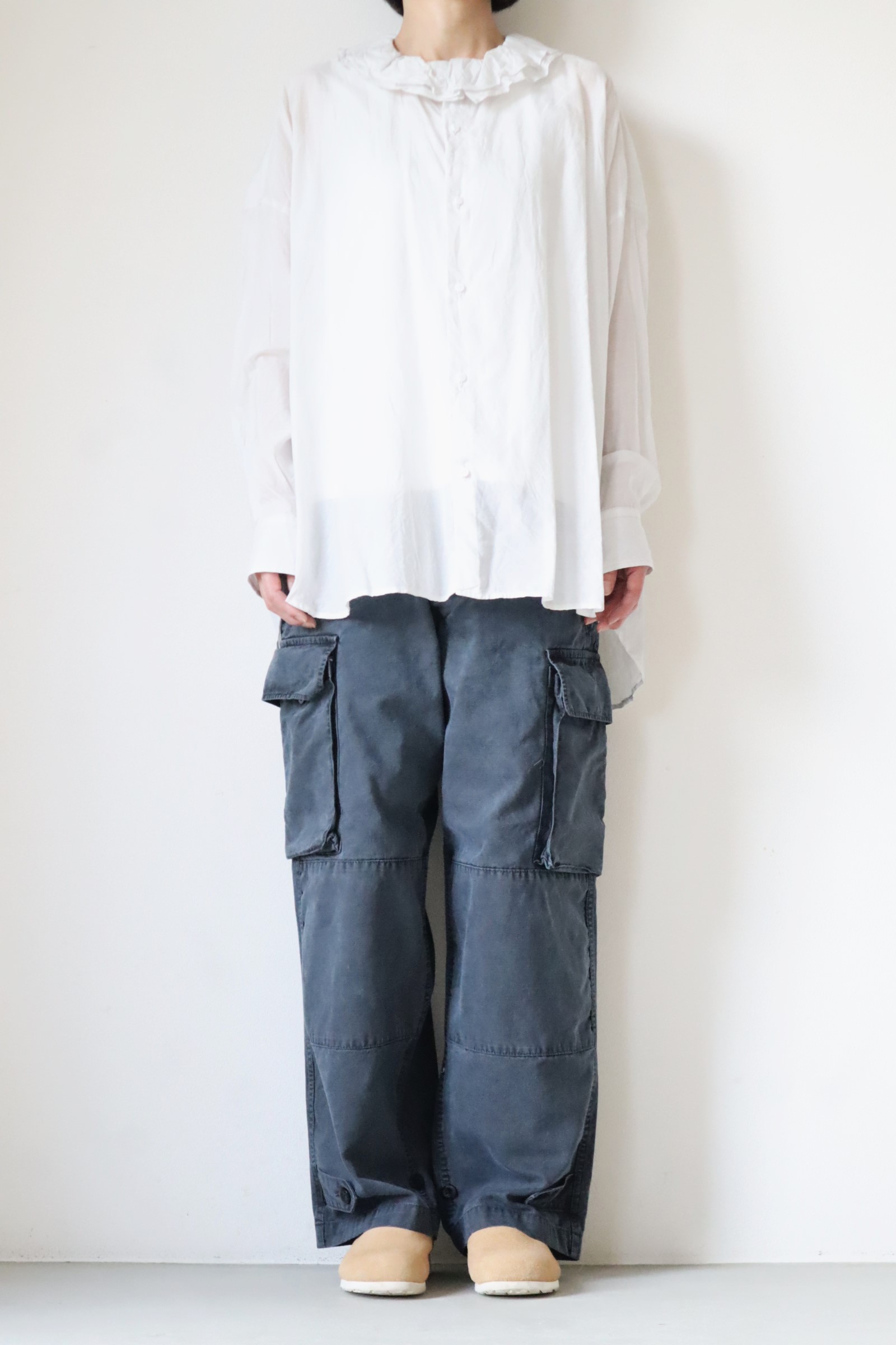 TOUJOURS公式通販 トゥジュ―正規取扱店 TOUJOURS/Ruffle Collar Baggy