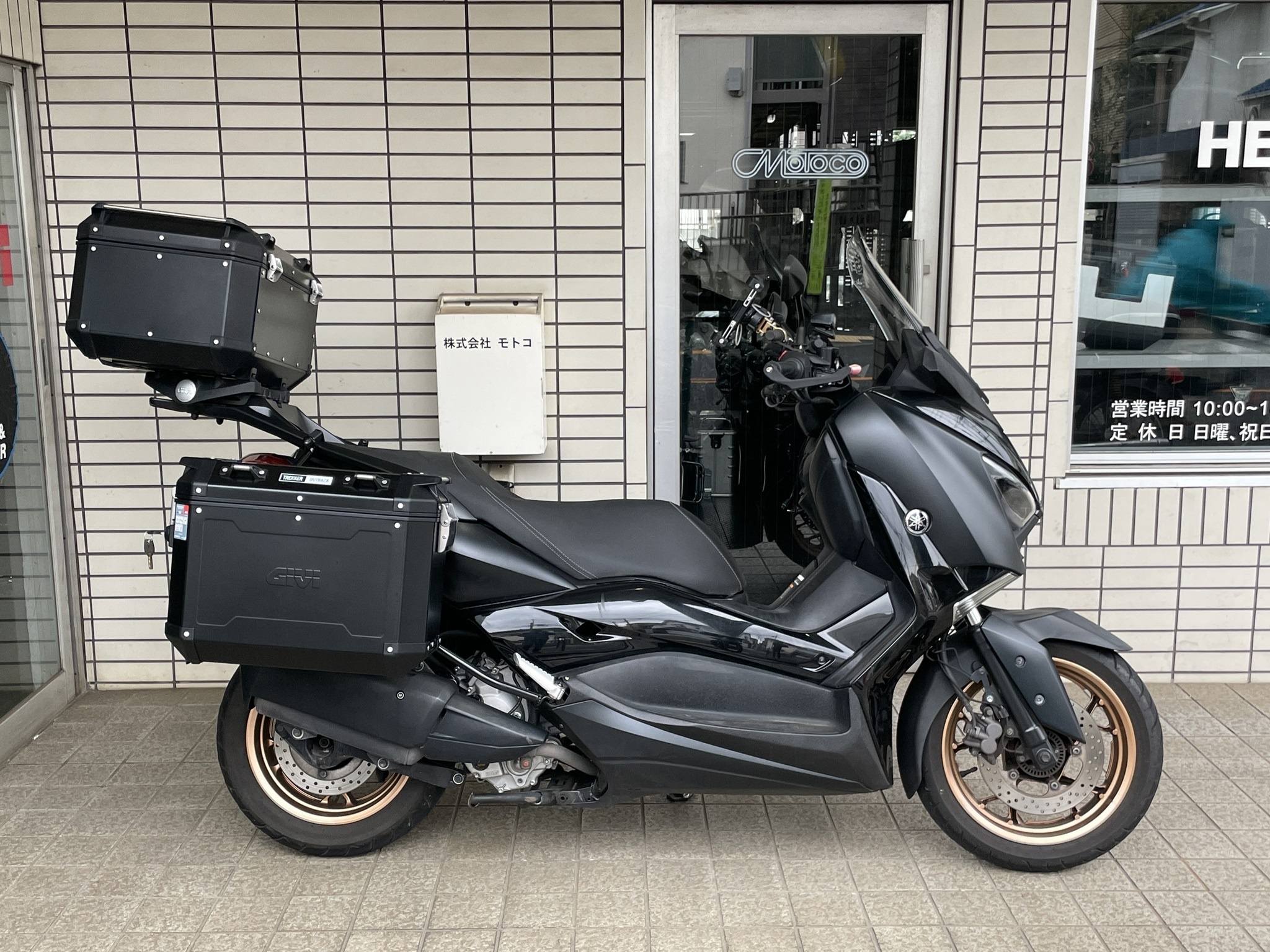 YAMAHA X-MAX