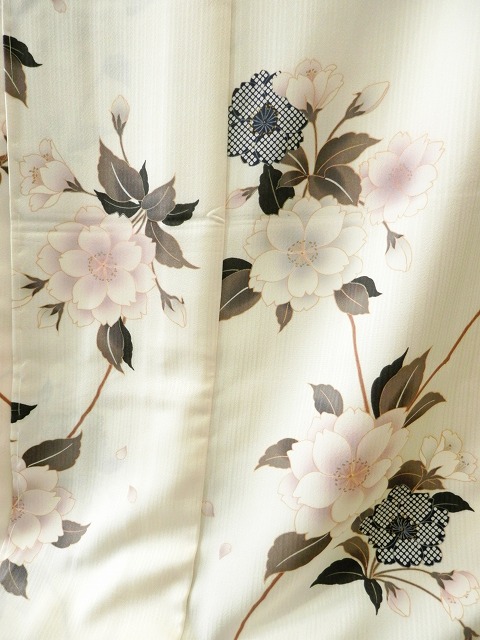 SALE- 正絹花柄小紋 八掛付 福岡市南区の呉服店で着物・男きもの・帯