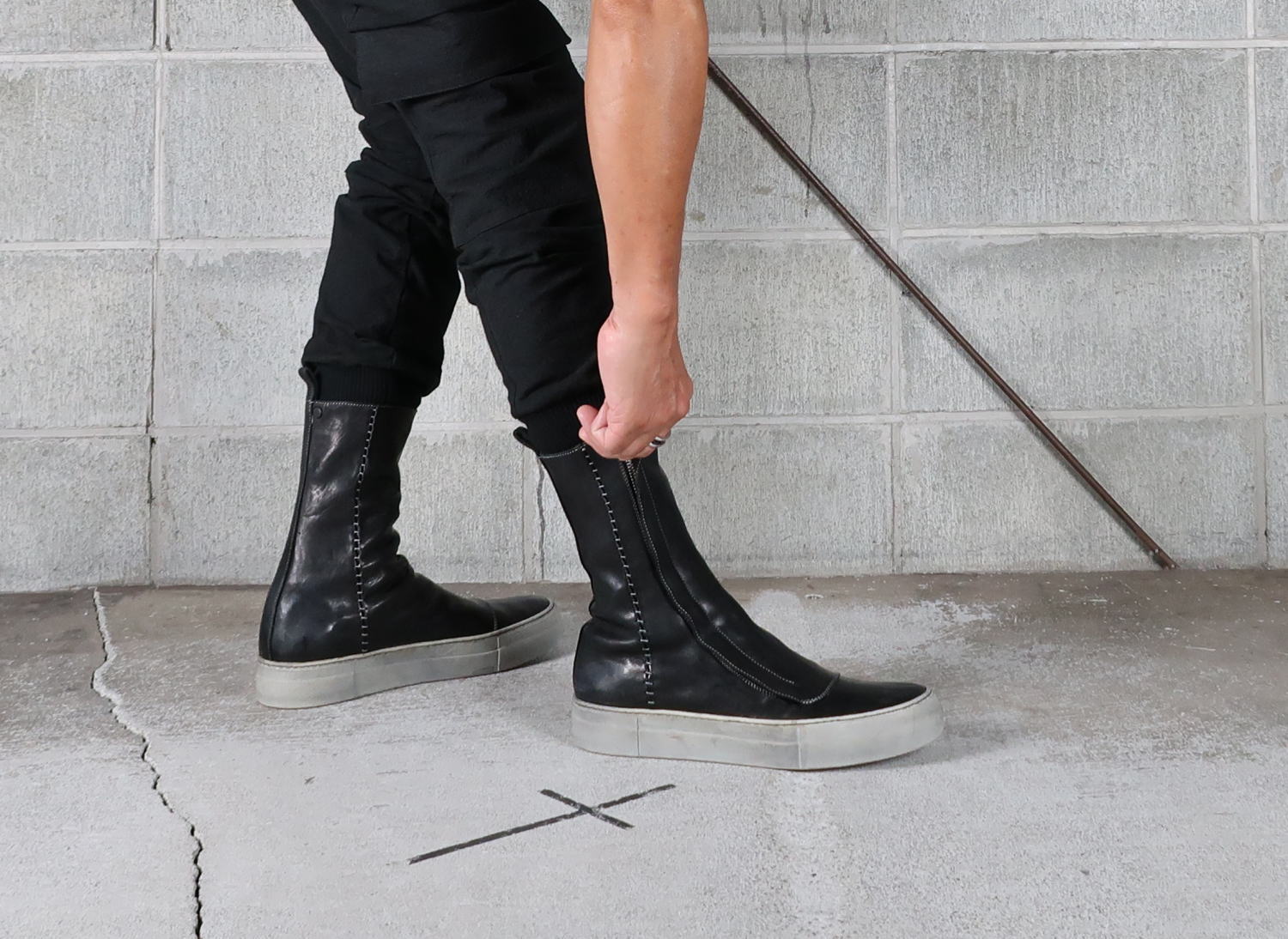 incarnation 、11V-7977/RAW 、Horse leather Wrap front Sneaker