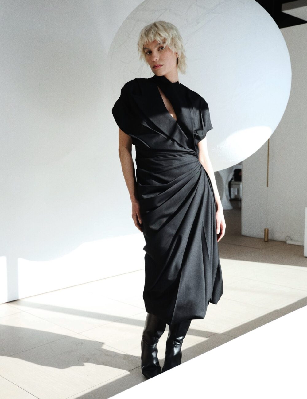 SIMONE Black Midi Dress - maet