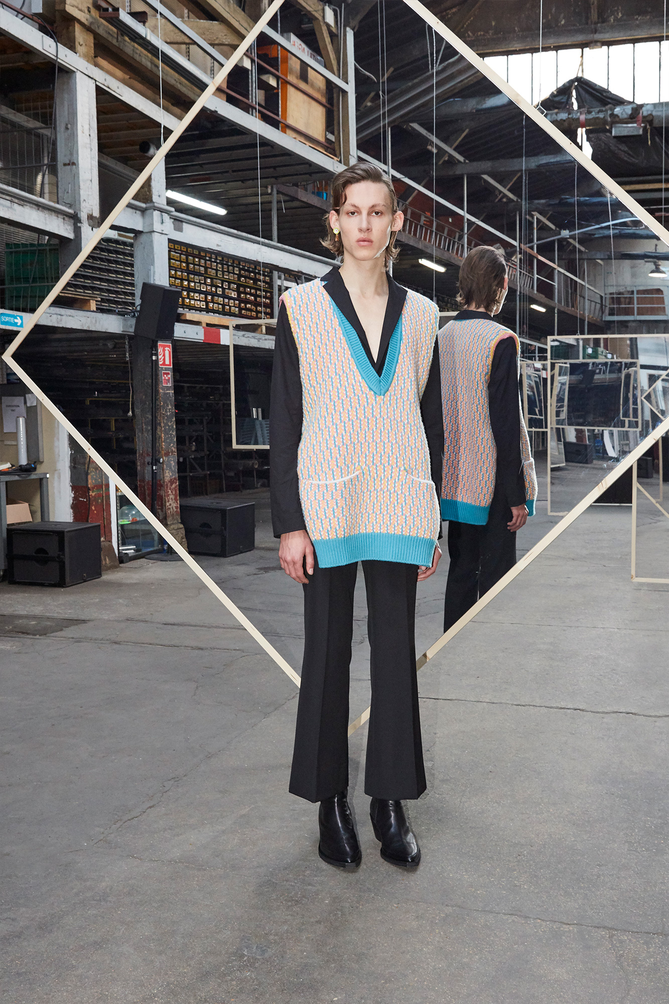look10_-maison-kitsune-