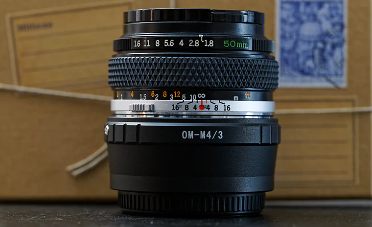 Olympus Zuiko 50 mm f/1.8 adattato su mirrorless Micro4/3 [studio